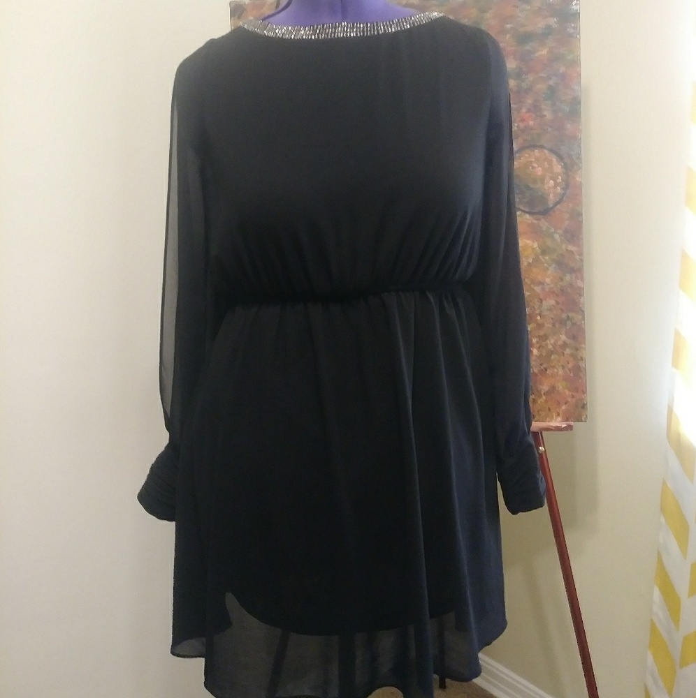 Offers Welcome Forever 21 Black dress L👗
